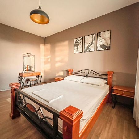Marlis' Home Golem  Luaran gambar